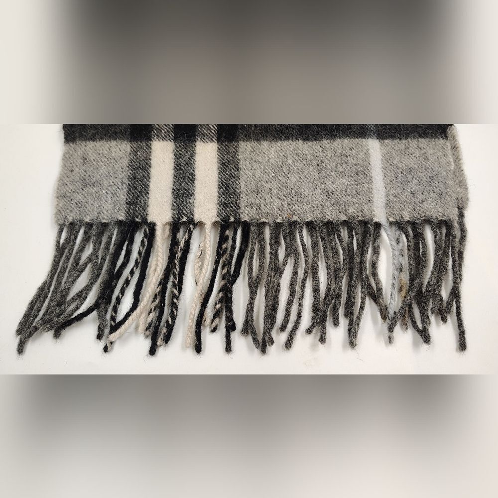 Classic Gray Plaid Men's Wool Knit Fringe Scarf - Picture 4 of 11